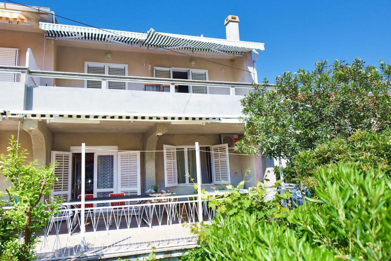Apartments Villa Milenka Novalja Exterior photo